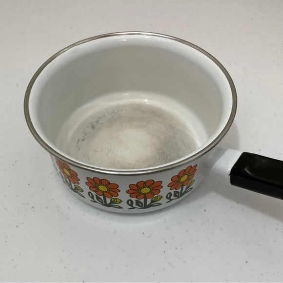 Vintage 1970s Retro Cookware Orange/Yellow Flowers Enamelware Pot Sauce Pan - Picture 6 of 10